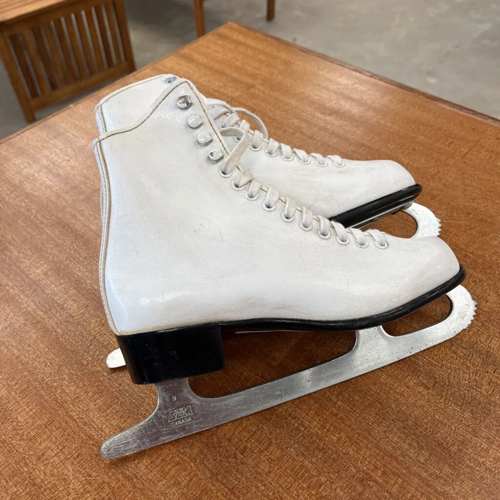 CCM - Figure Skates - MSRP comparable $75: White-children-5