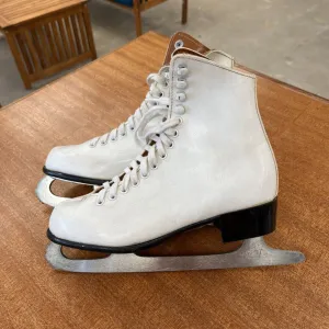 CCM - Figure Skates - MSRP comparable $75: White-children-5