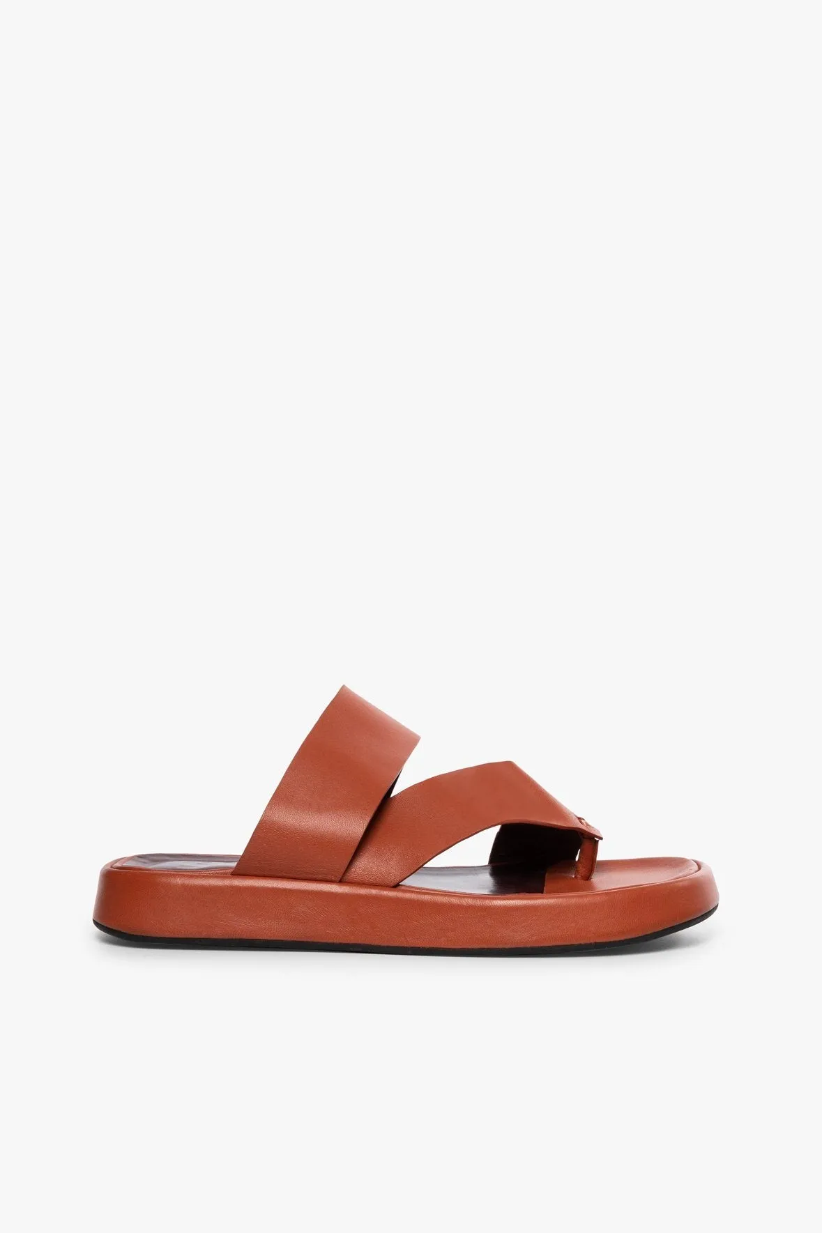 FLY FLATFORM SANDAL | RUST