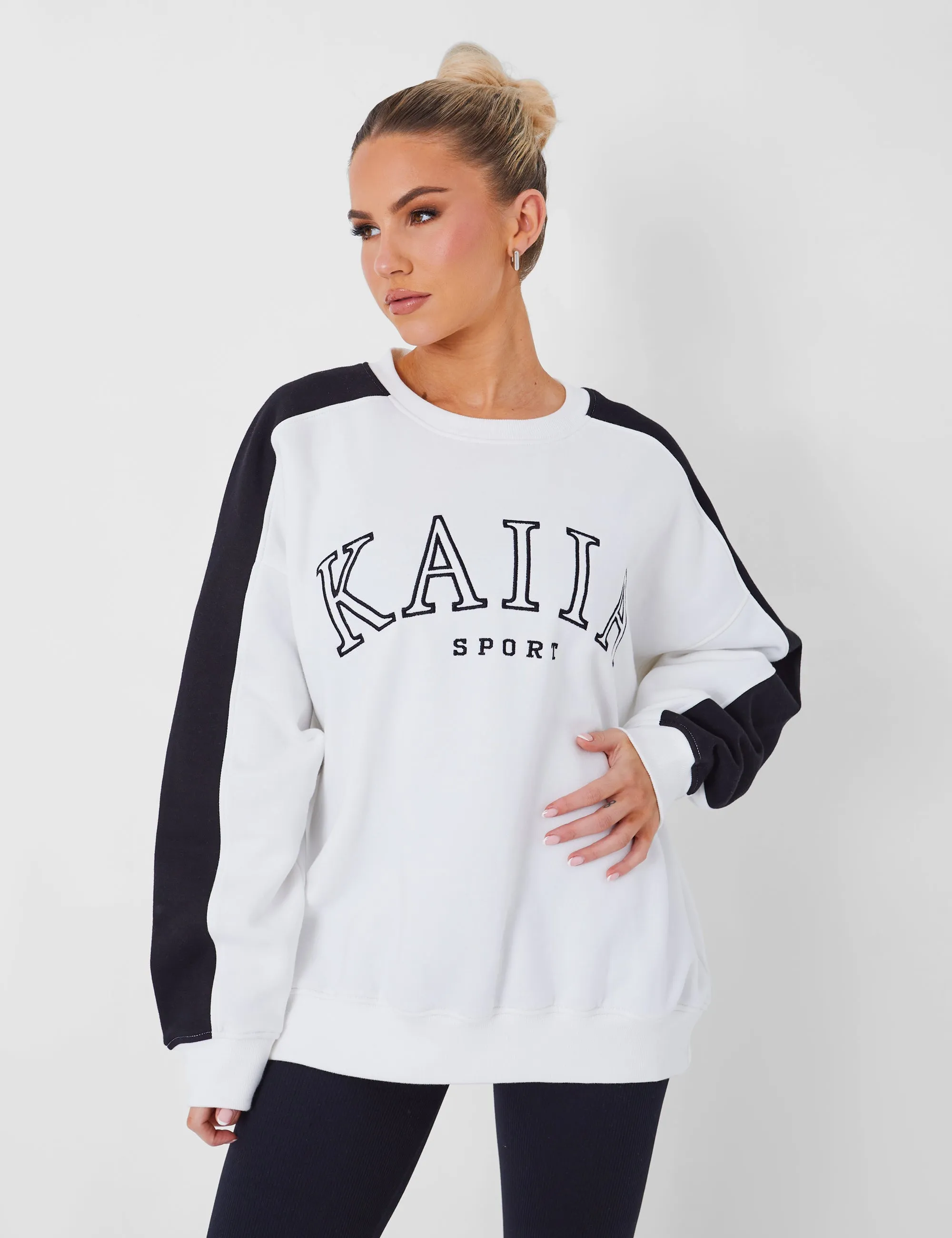 Kaiia Sport Oversized Sweatshirt in White and Black