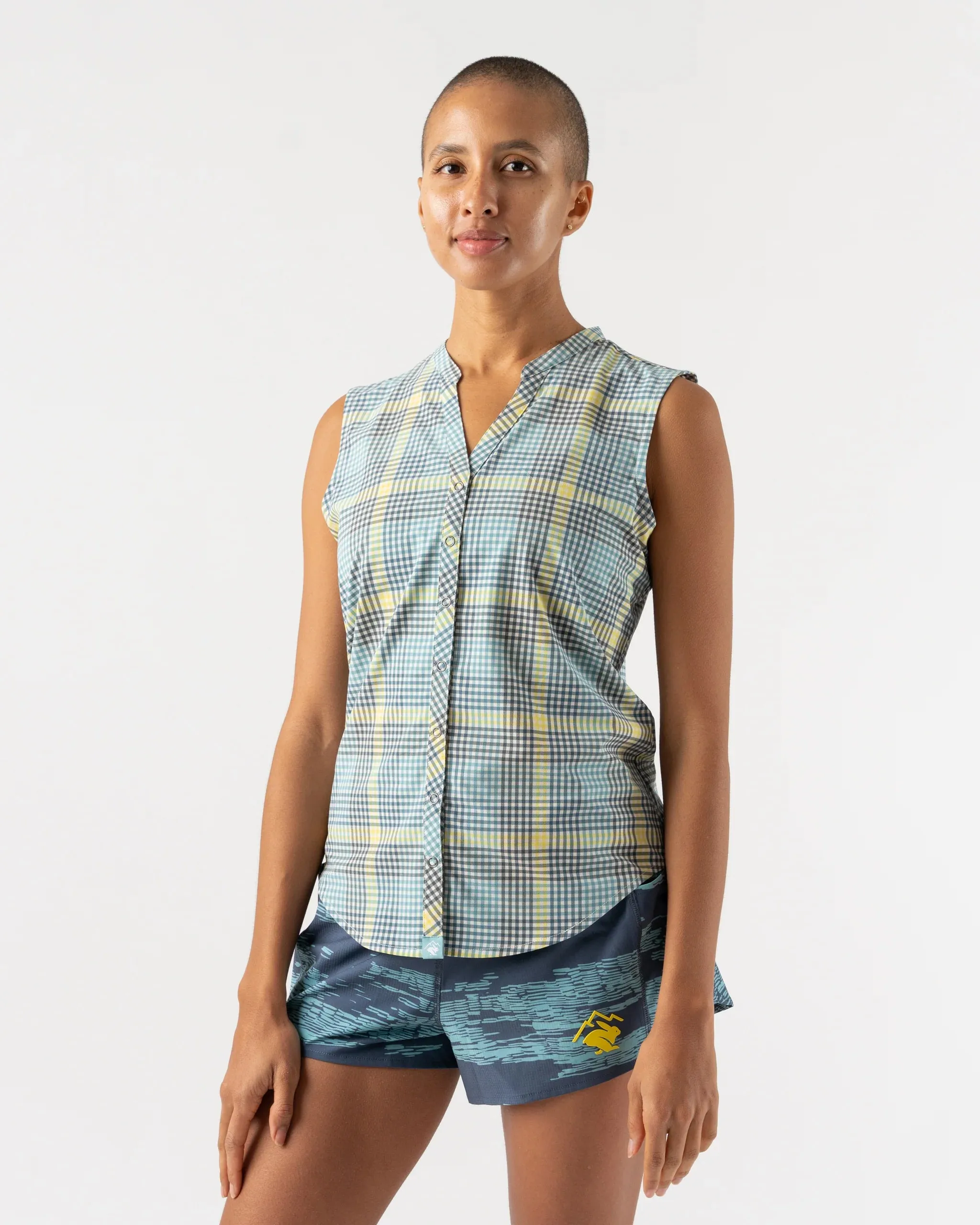 rabbit | High Country Sleeveless Performance Button Down | Women's | Orion Blue