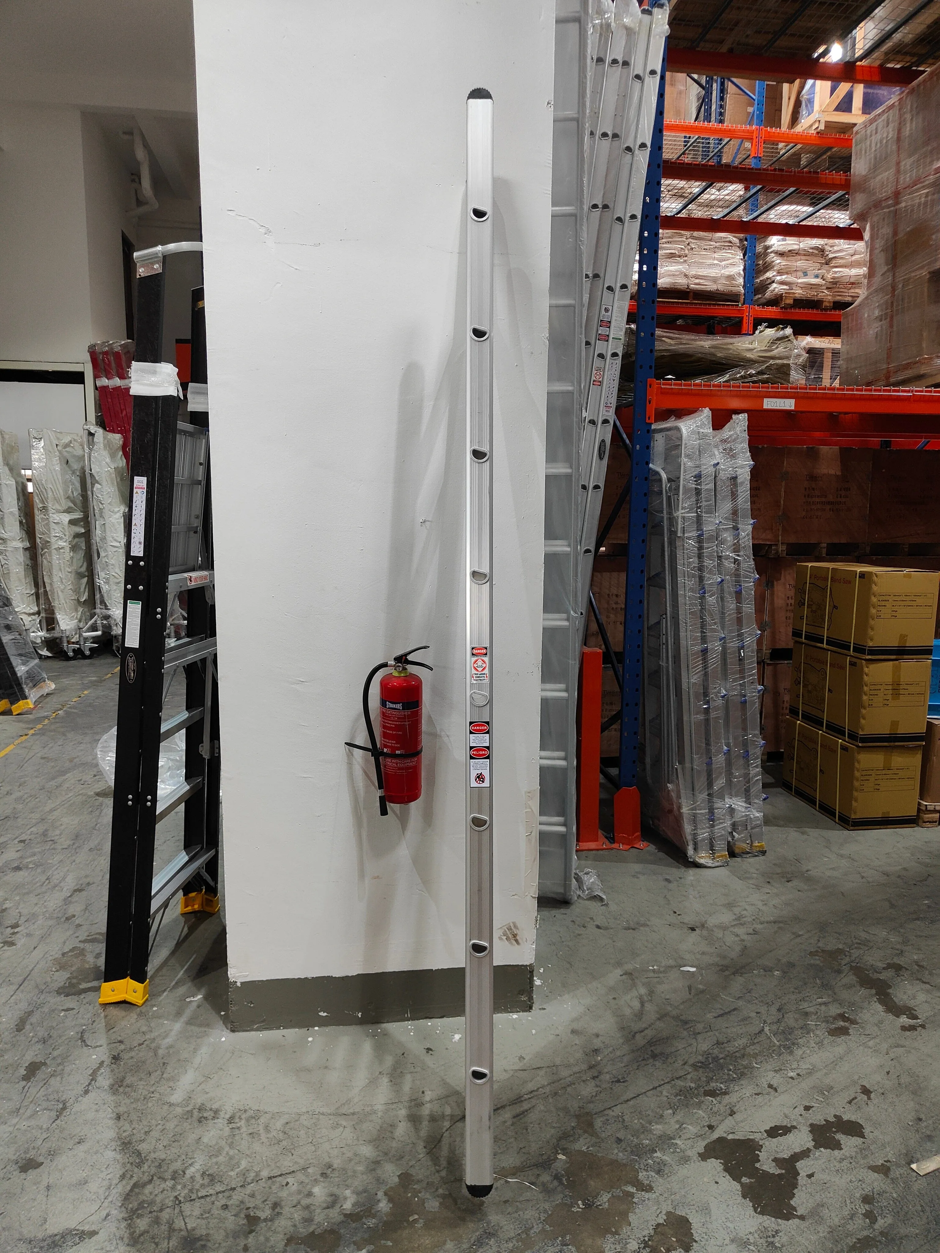 XG ALUMINIUM SINGLE POLE LADDER Model: XG110D, Steps(Feet) : 8', 10', 12'