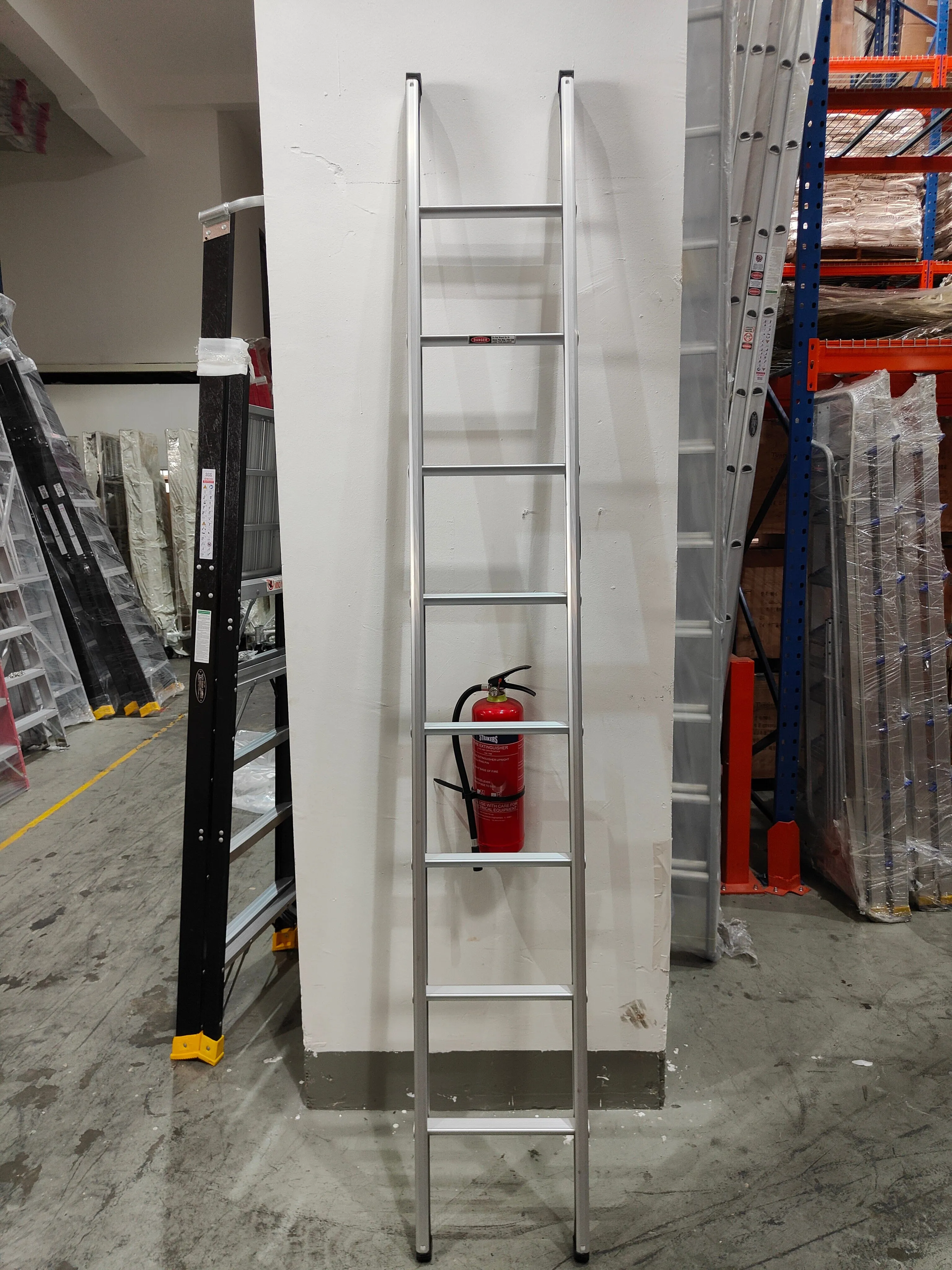 XG ALUMINIUM SINGLE POLE LADDER Model: XG110D, Steps(Feet) : 8', 10', 12'